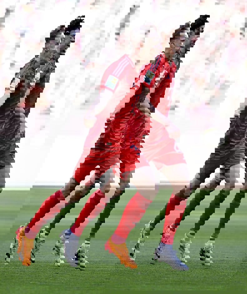 2021899
