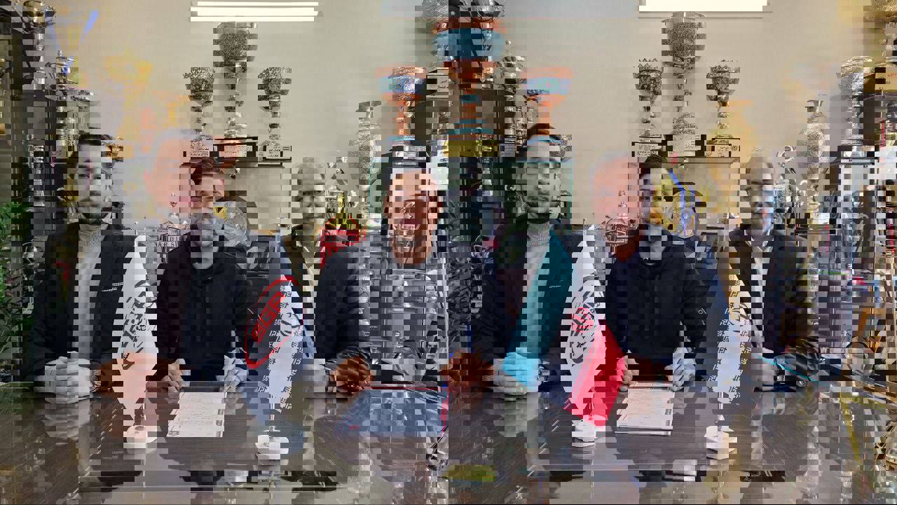 2022352