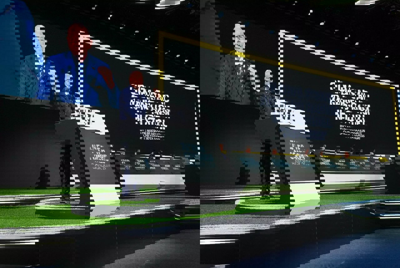 2022832