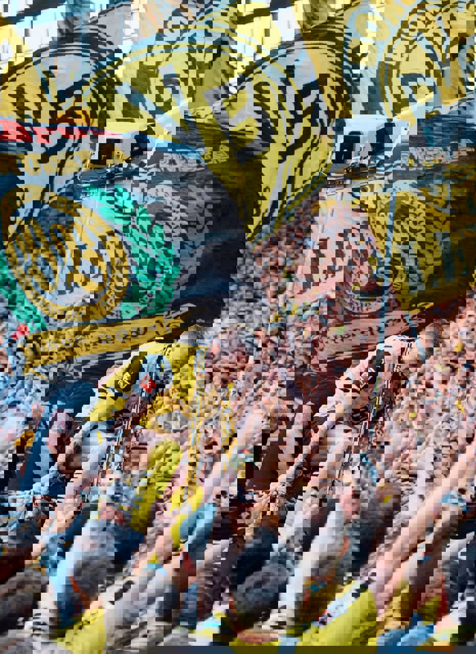 2023387