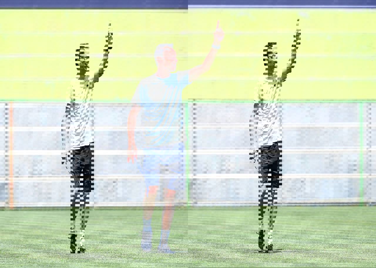 2023303