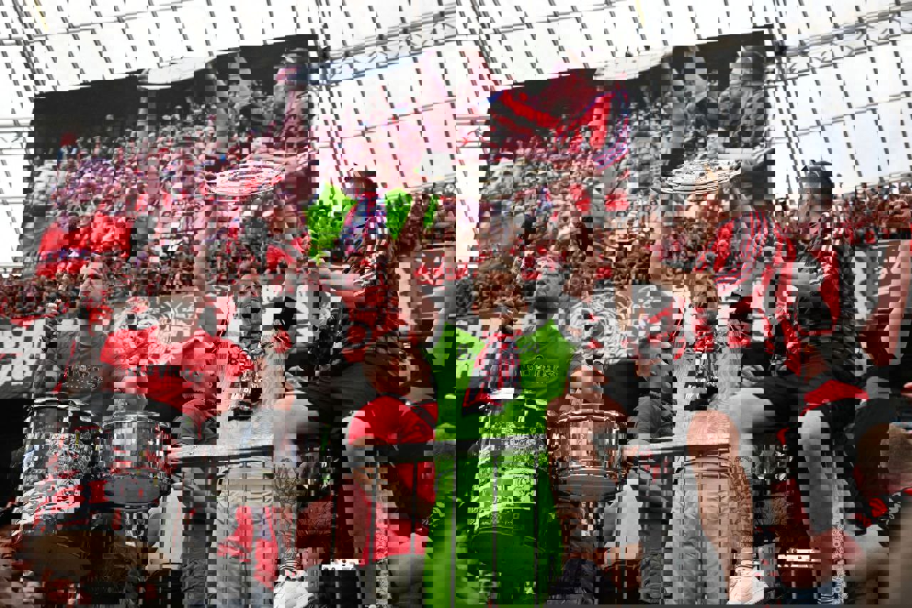 2023371