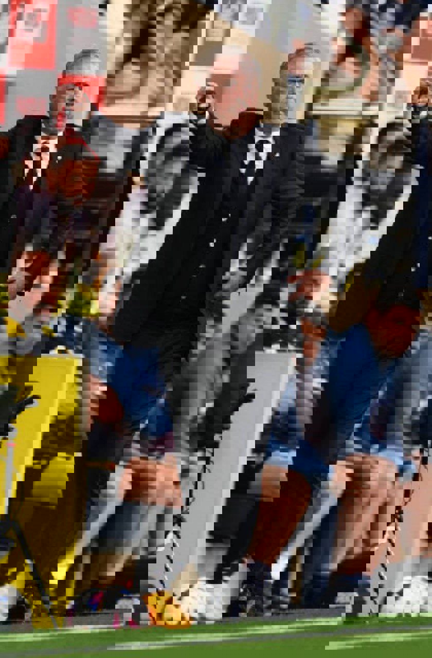 2023838