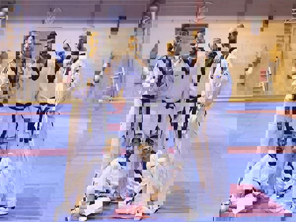 2023608