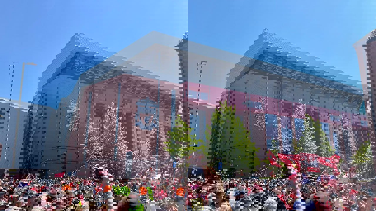 2023624