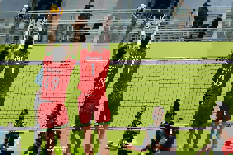 2023633