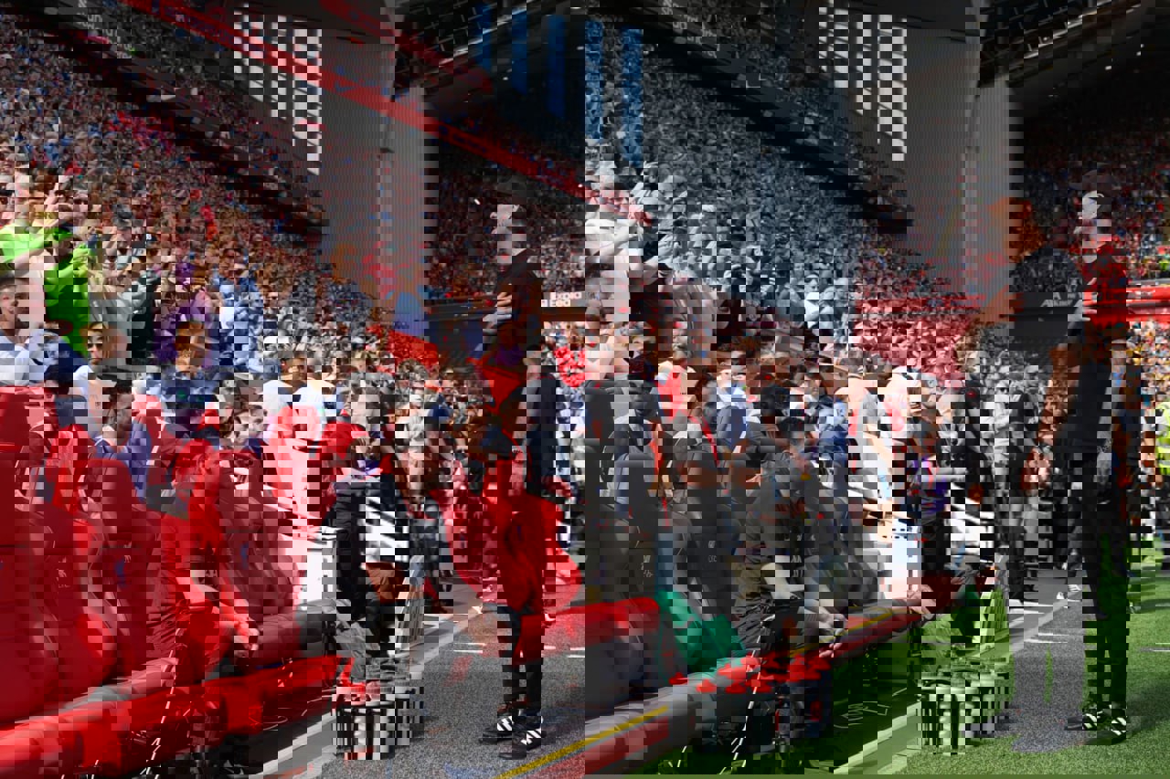 2023694