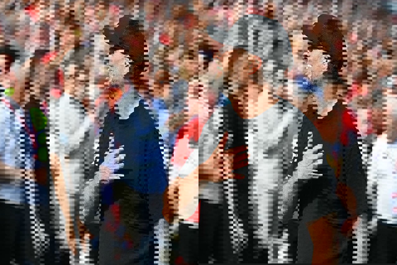 2023688