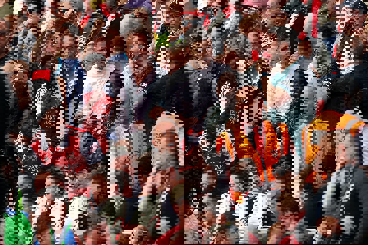 2024233