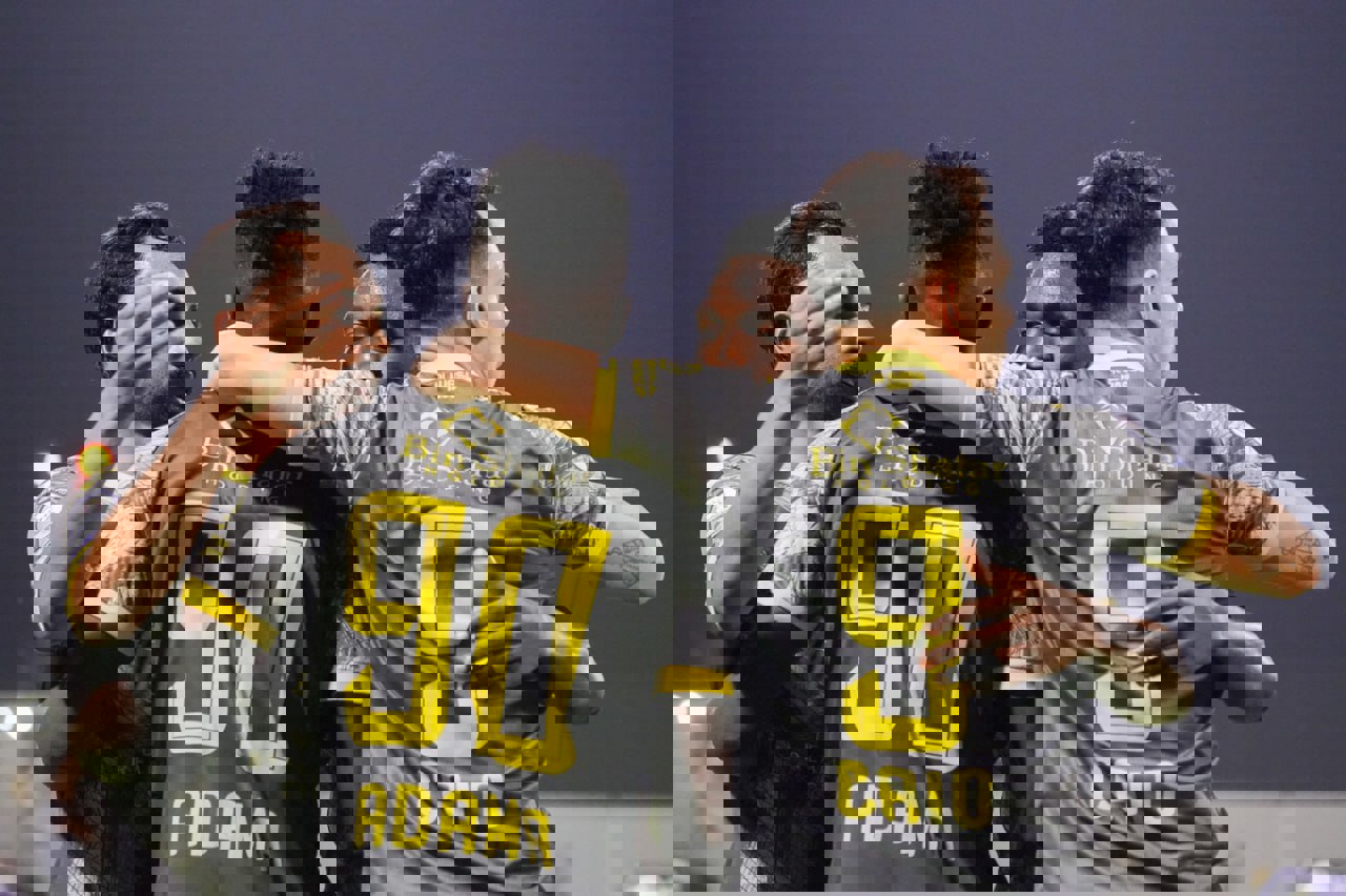 2024758