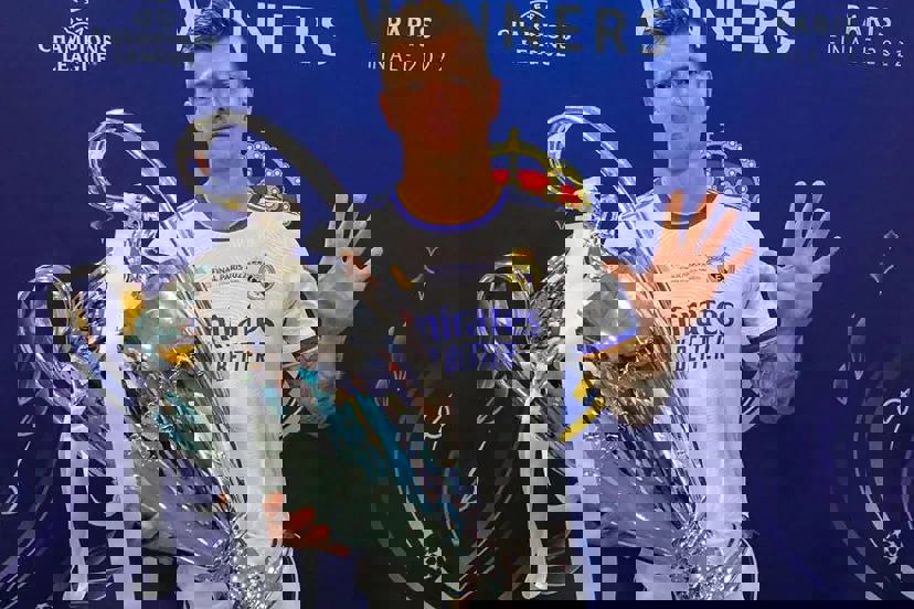 2025185
