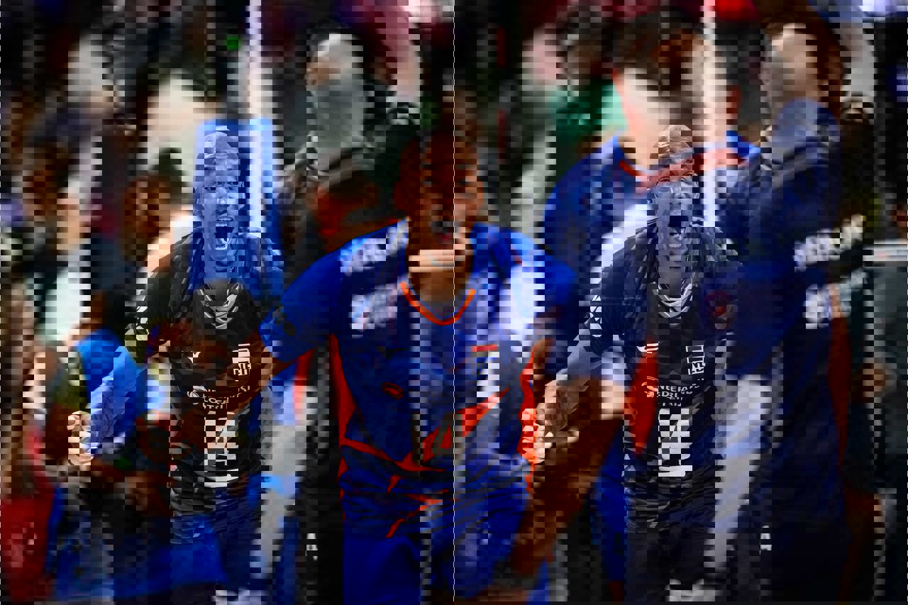 2025557