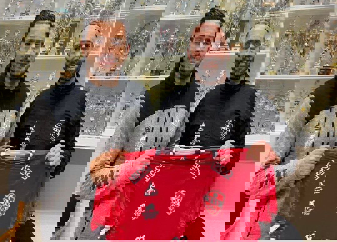 2025298