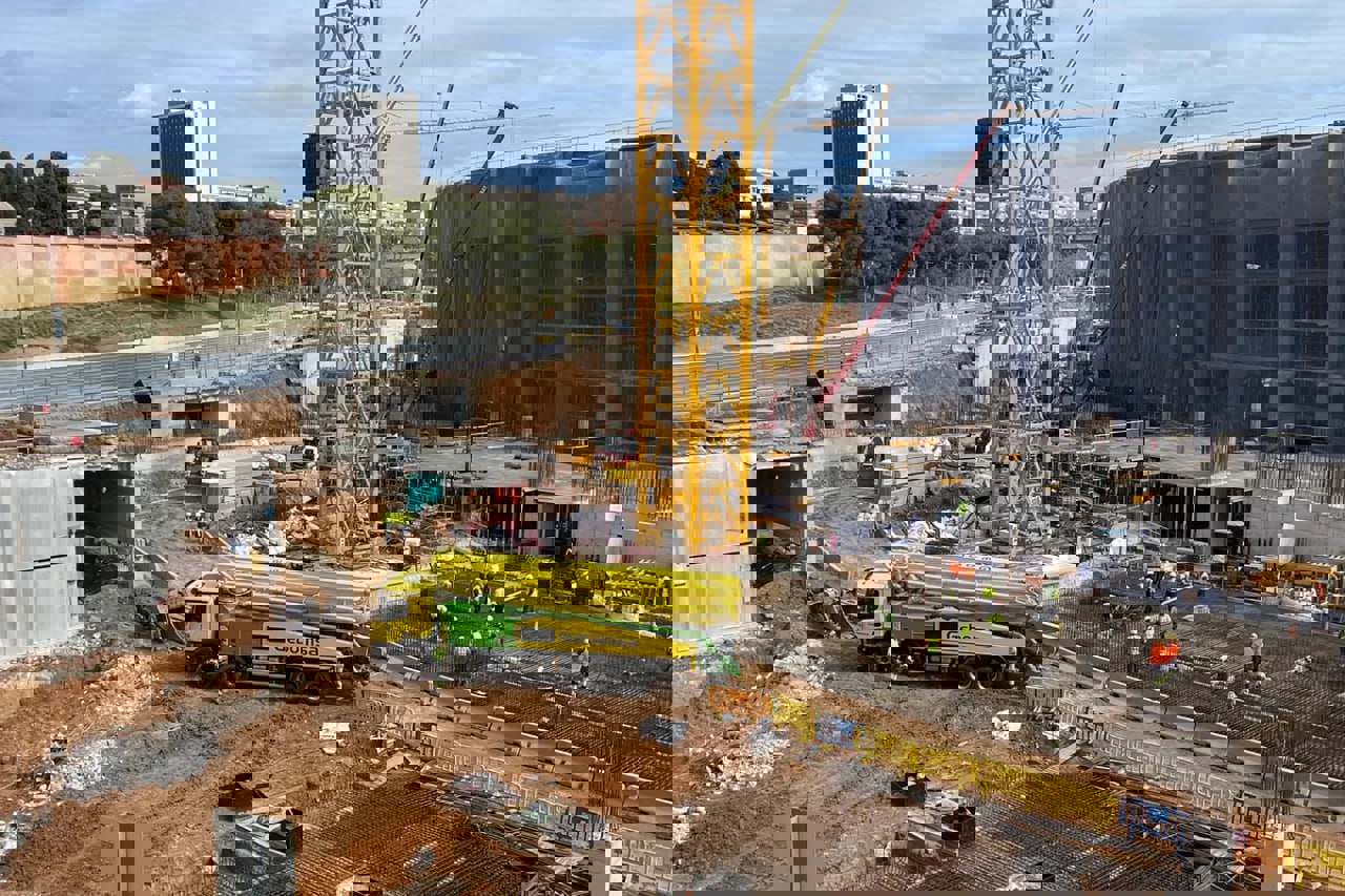 2025501