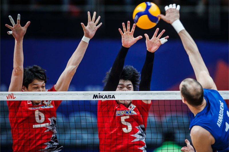  تیم ملی والیبال ژاپن در دیداری یک طرفه موفق شد صربستان را شکست دهد. 