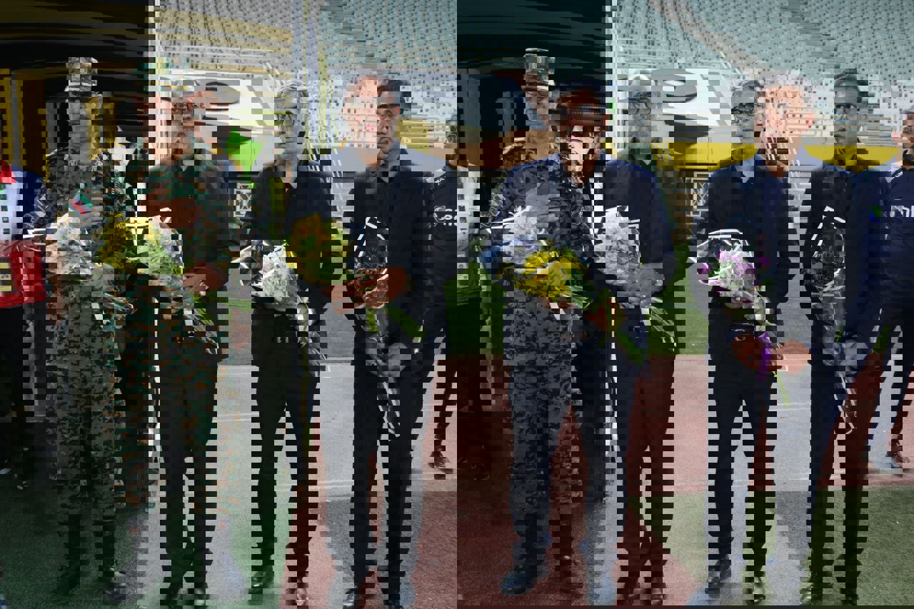 2025827