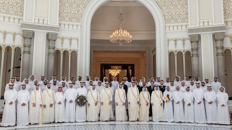 حزباوی در کاخ امیر قطر جشن گرفت! (عکس)