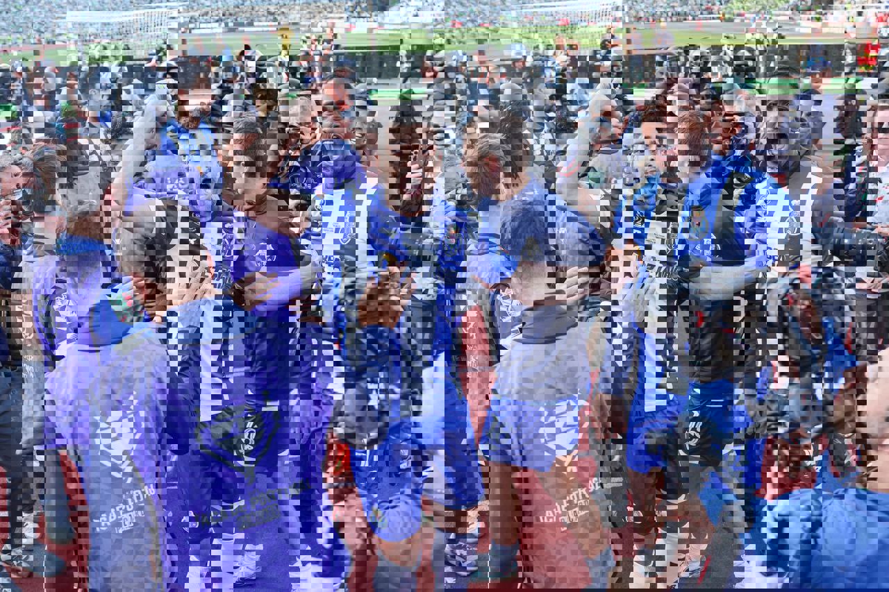 2027018