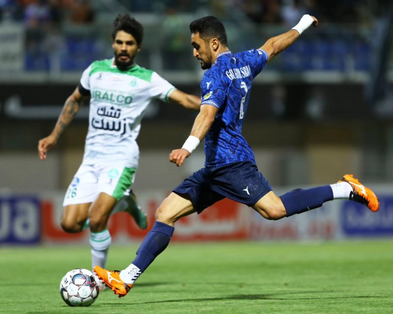 یک مدافع بازیکن کلیدی گلگهر مقابل استقلال!