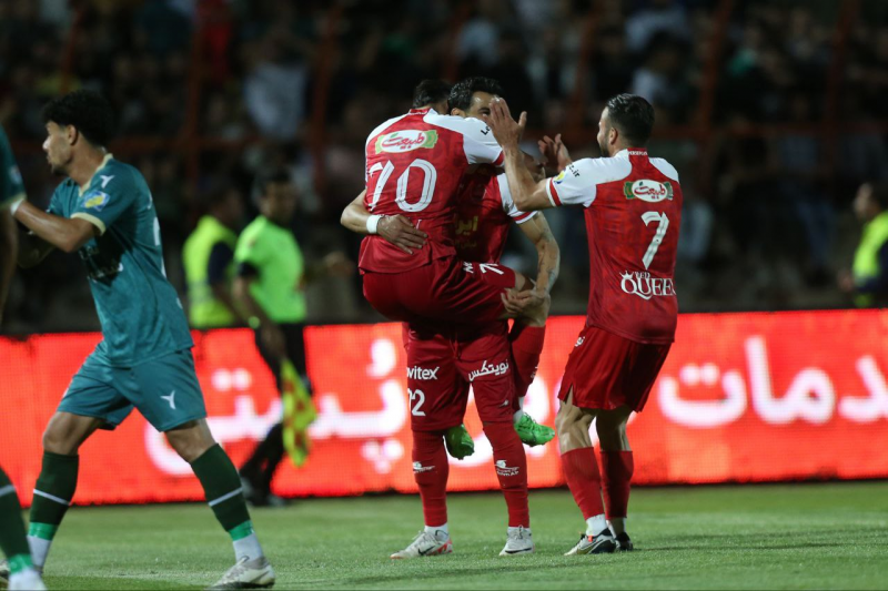 یک چشم استقلالی‌ها به بازی قزوین؛/ گزارش زنده: شمس آذر 0 - 1 پرسپولیس