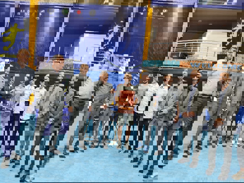 2028105