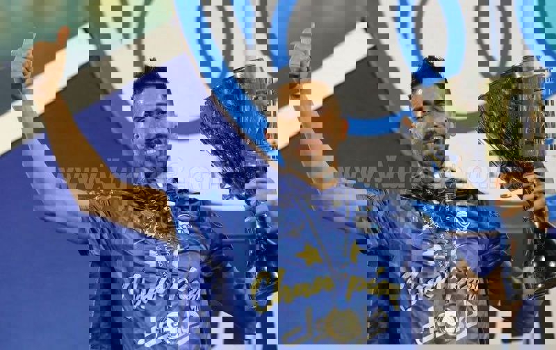 2027945