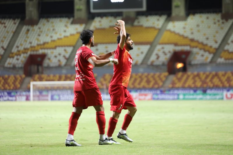 نبرد تمام عیار میان‌جدولی در آرنا:/ گزارش زنده: فولاد 1 - 0 خیبر خرم آباد