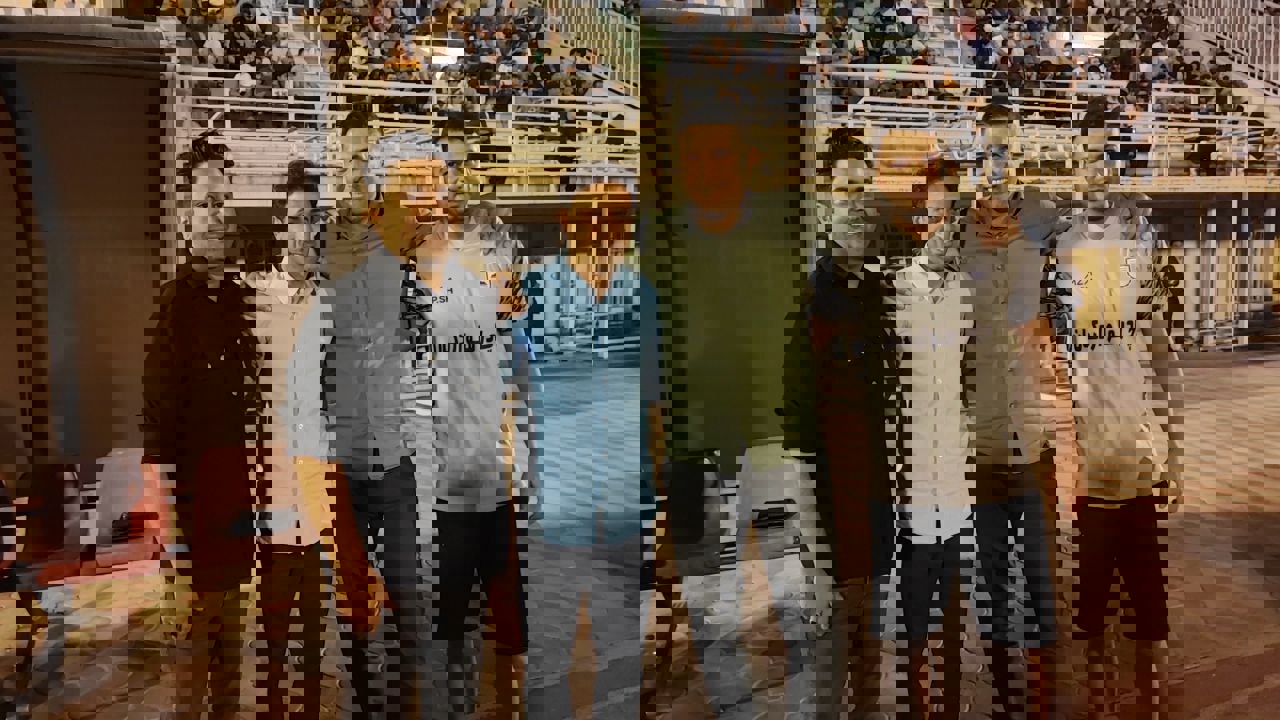 2028303