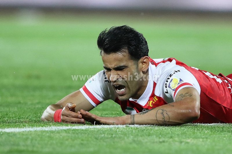 مهاجم پرسپولیس 100 میلیون جریمه شد