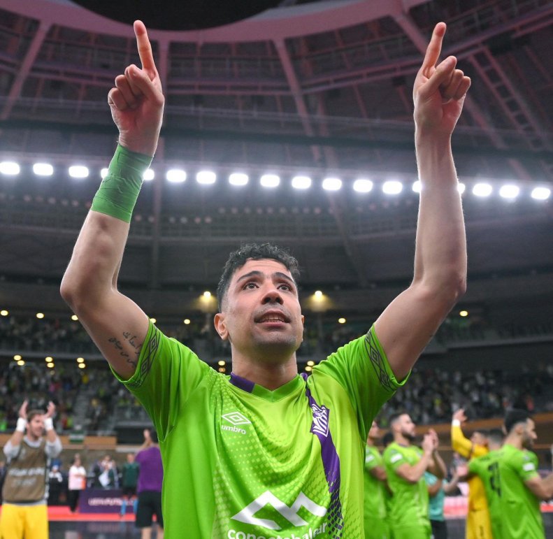 فوری: فوق ستاره ایرانی از قهرمان اروپا جدا شد