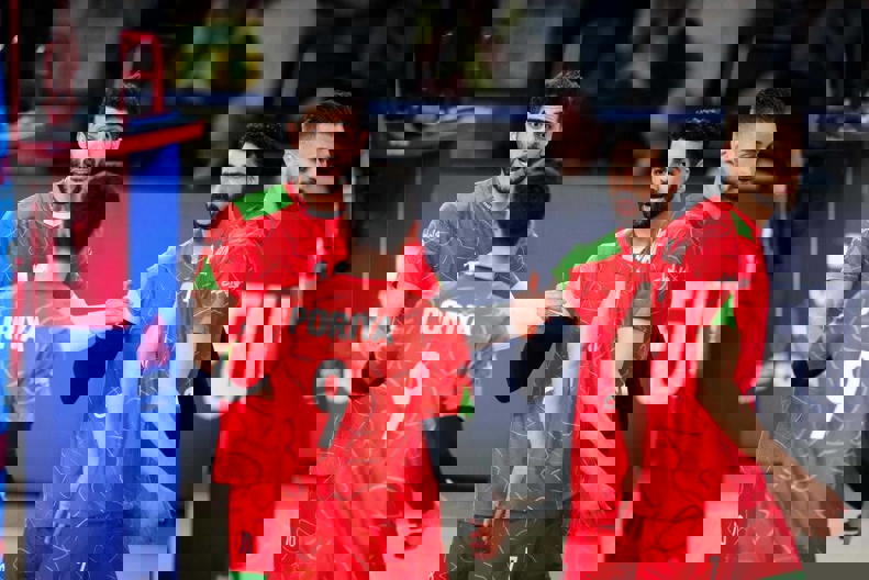 2030816