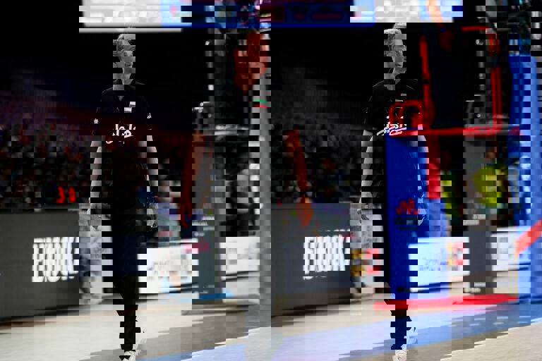 2030823
