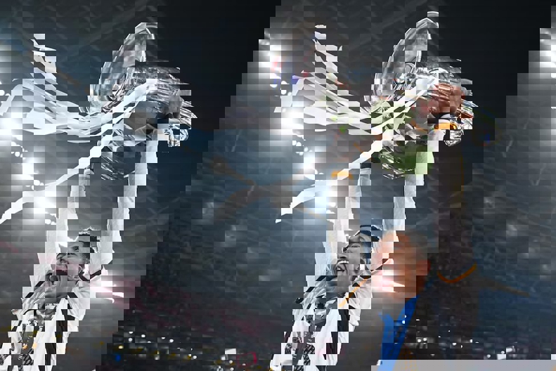 2030946