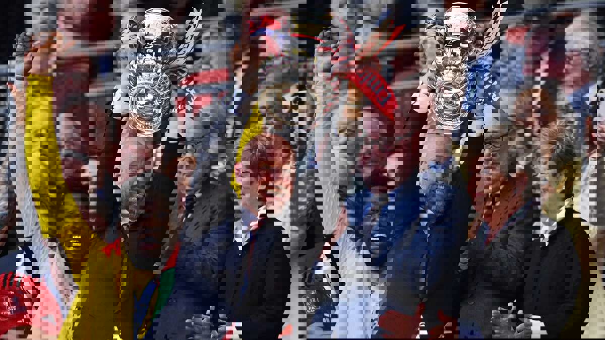 2031831
