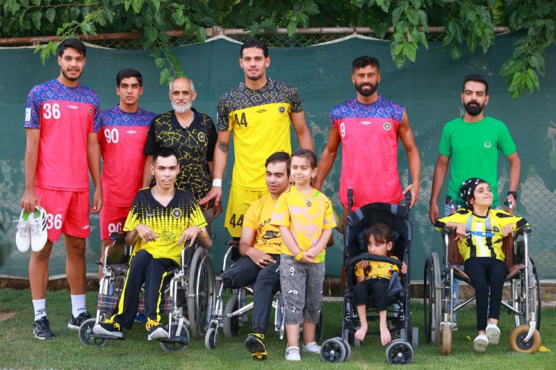 ستارههای سپاهان و لبخند با میهمانان ویژه