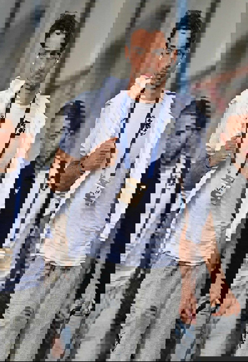 2042066