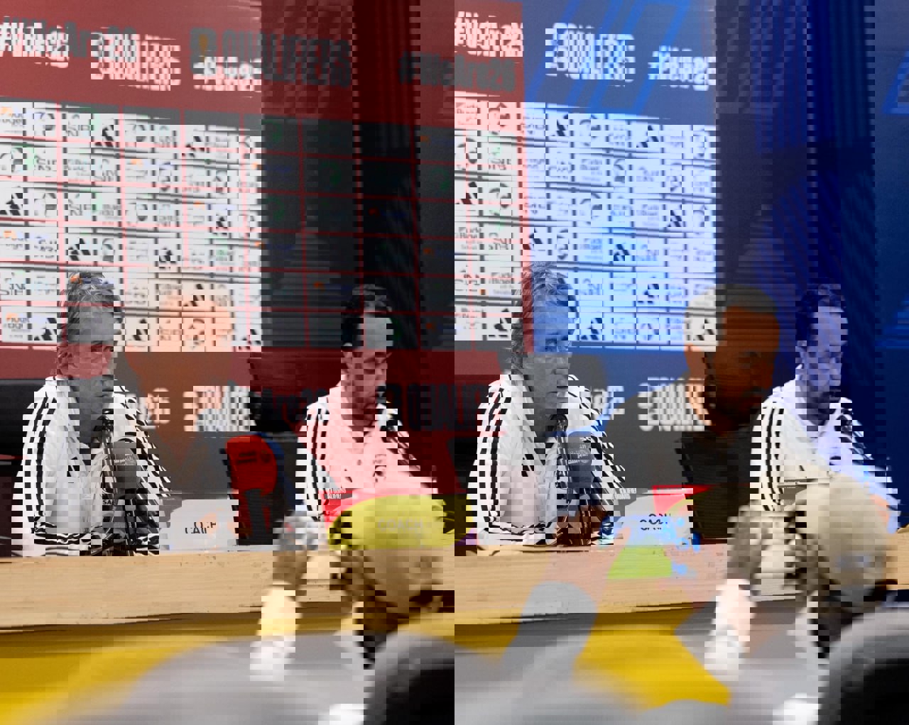 2042123
