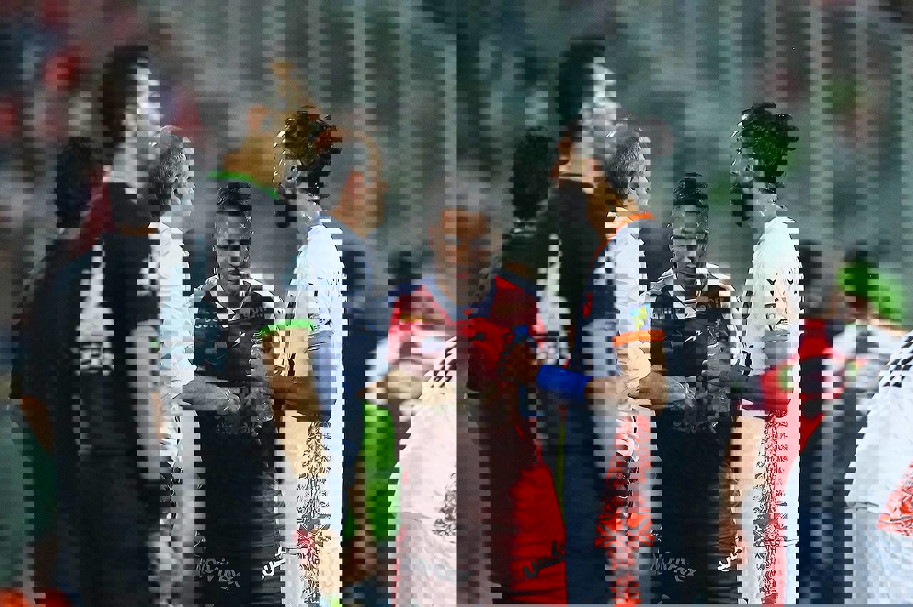 2042104