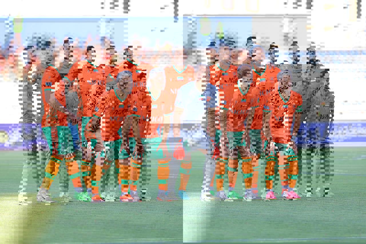 2042100