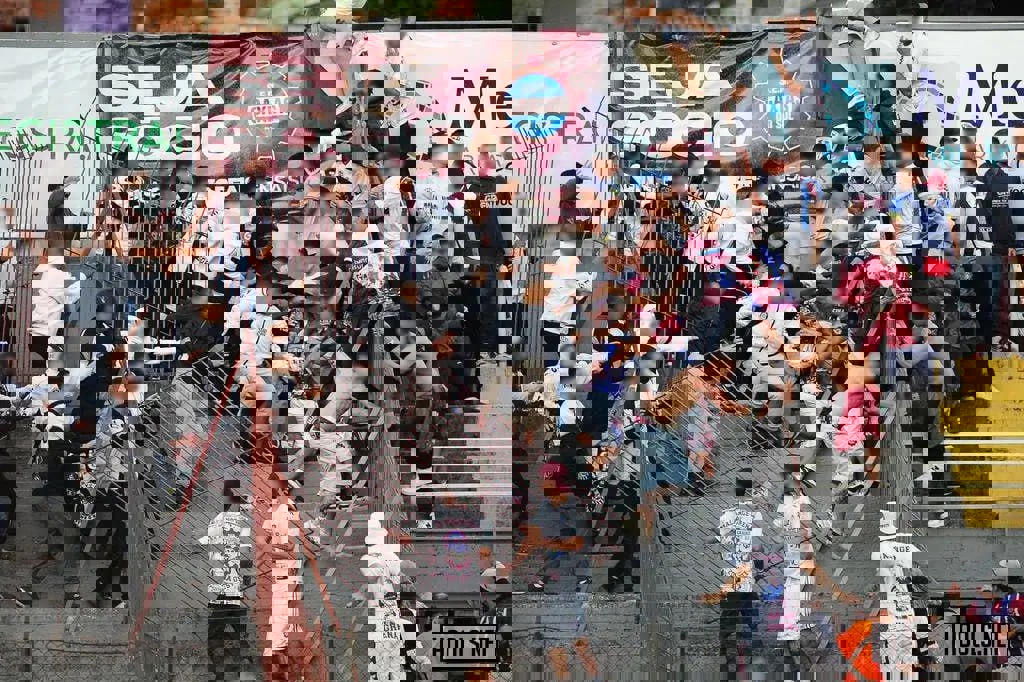 2042153