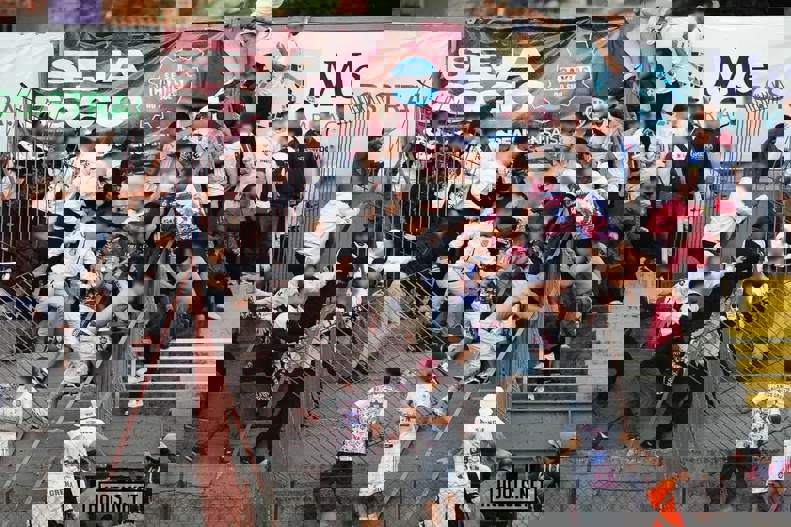 2042153