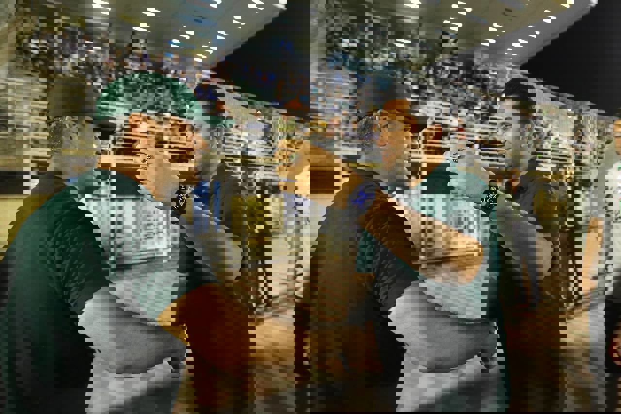 2042268