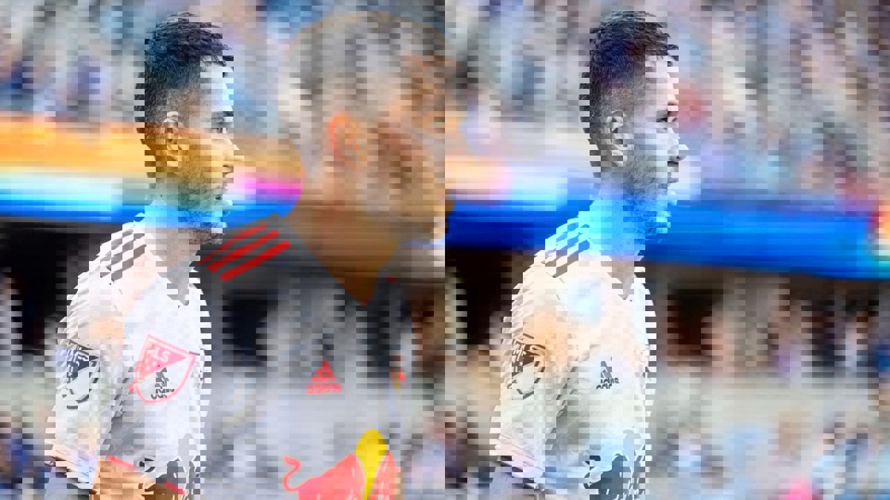 2042240