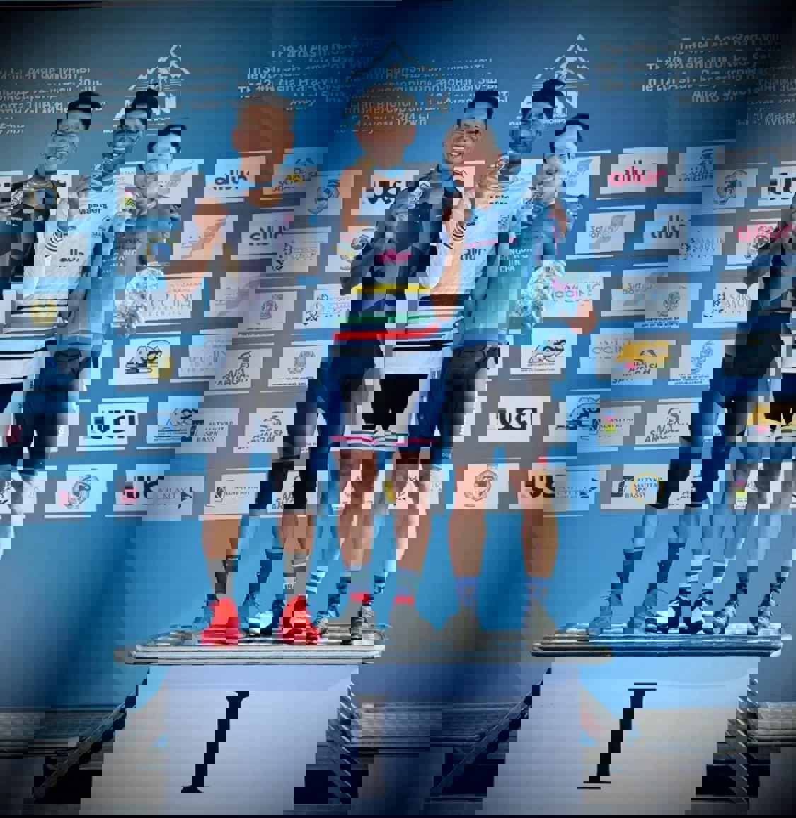 2042424