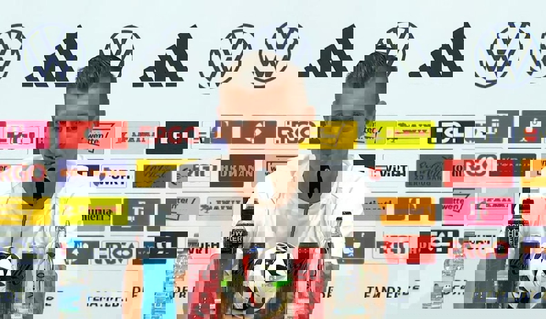 2042528