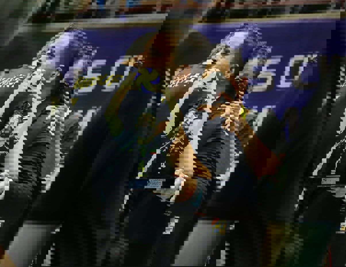 2042481