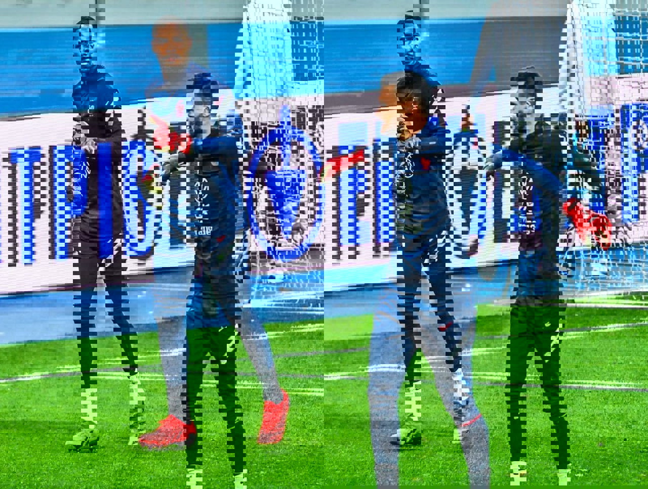 2042568