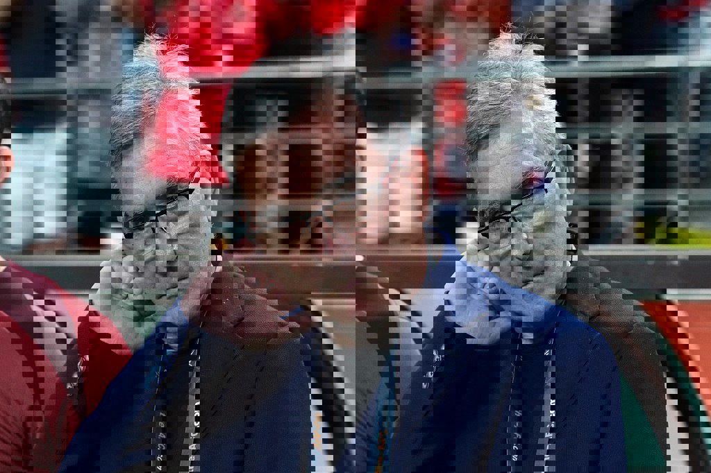 2042553
