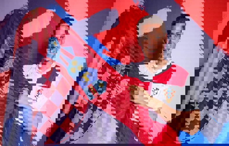 2042582