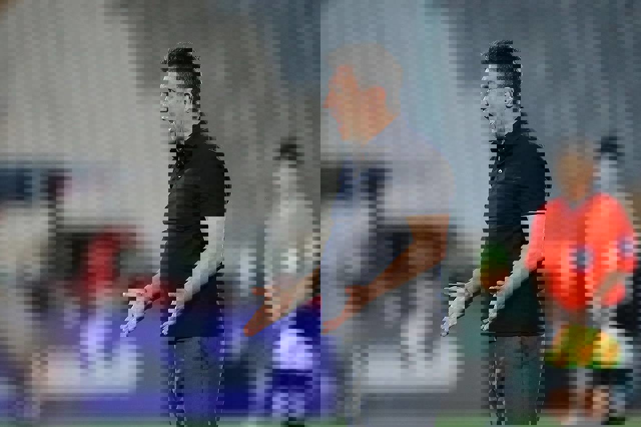 2042600